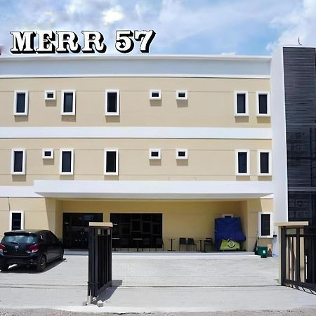 Merr 57 Surabaya Exterior foto
