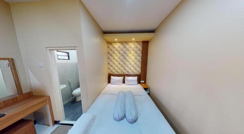 Merr 57 Surabaya Exterior foto